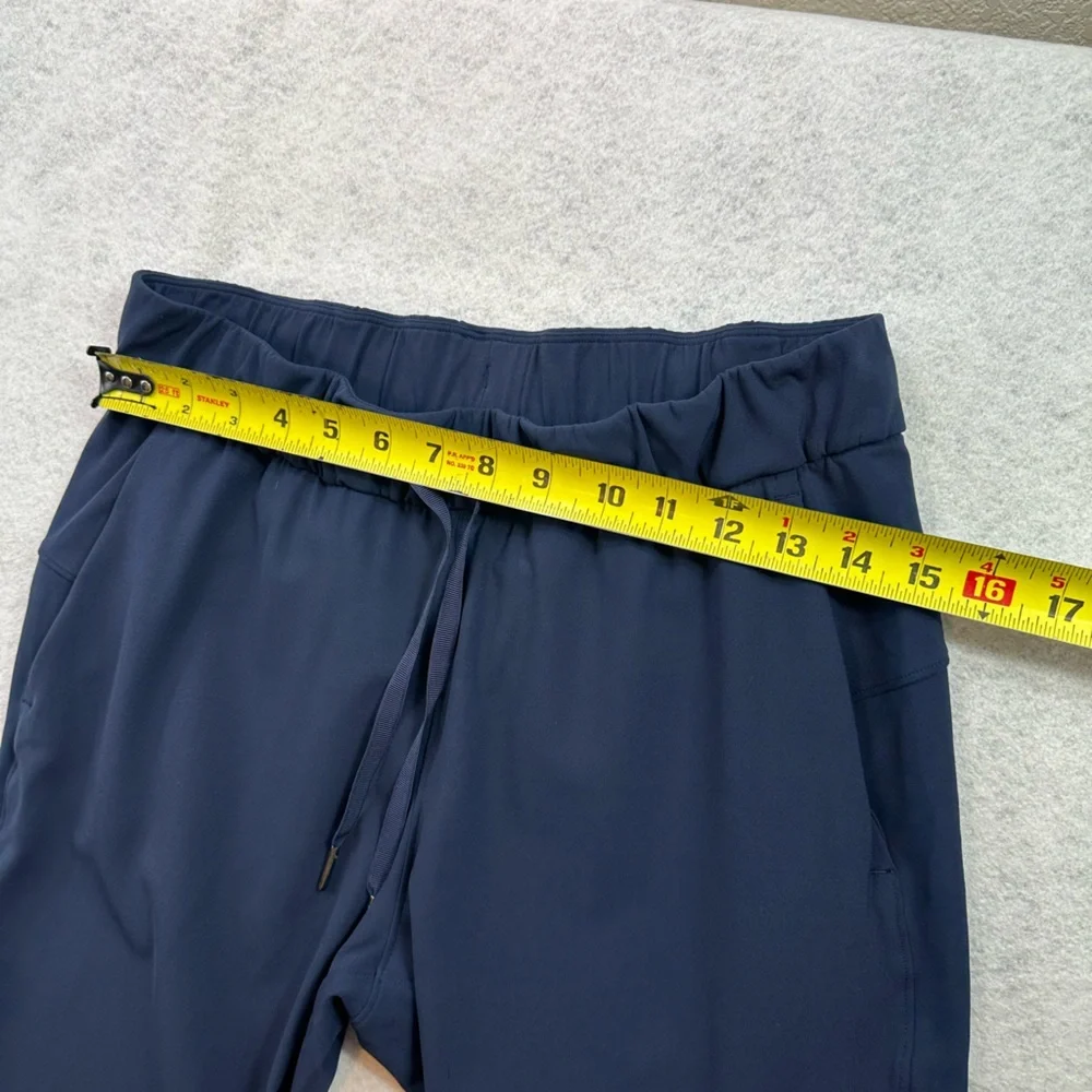 Lululemon On The Fly Crop True Navy Size 6